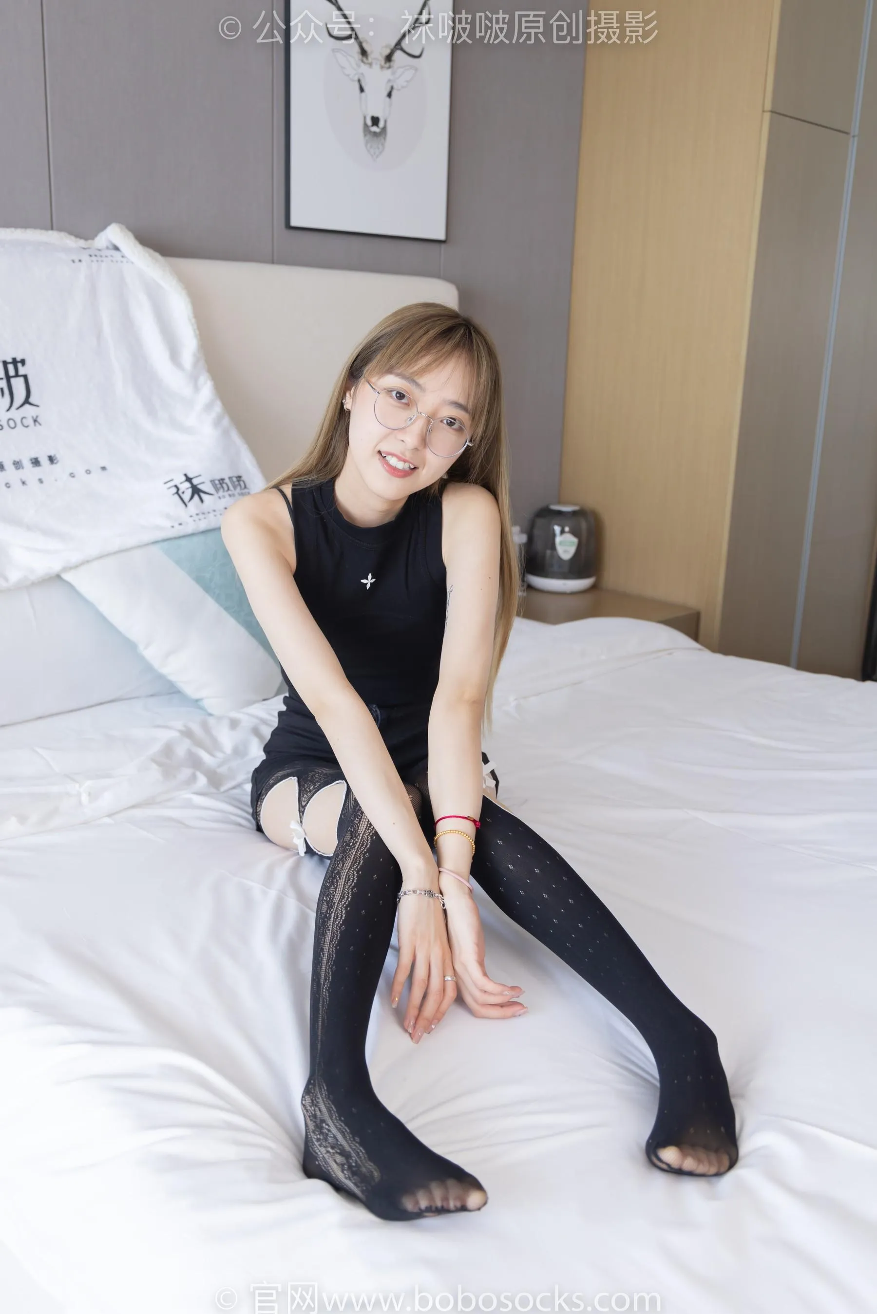 [BoBoSocks袜啵啵]NO.219 稚予-板鞋、拖鞋、厚黑丝、蕾丝黑丝 [87P]插图